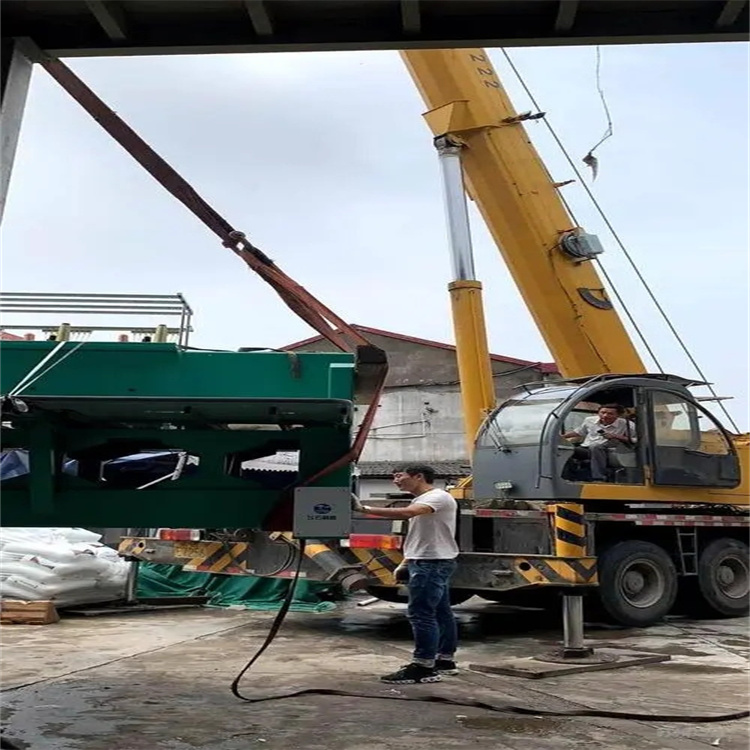 沉湖管委会注意大型吊车出租使用以及应该怎样正确维护