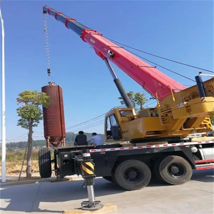 沉湖管委会附近的吊车租赁公司