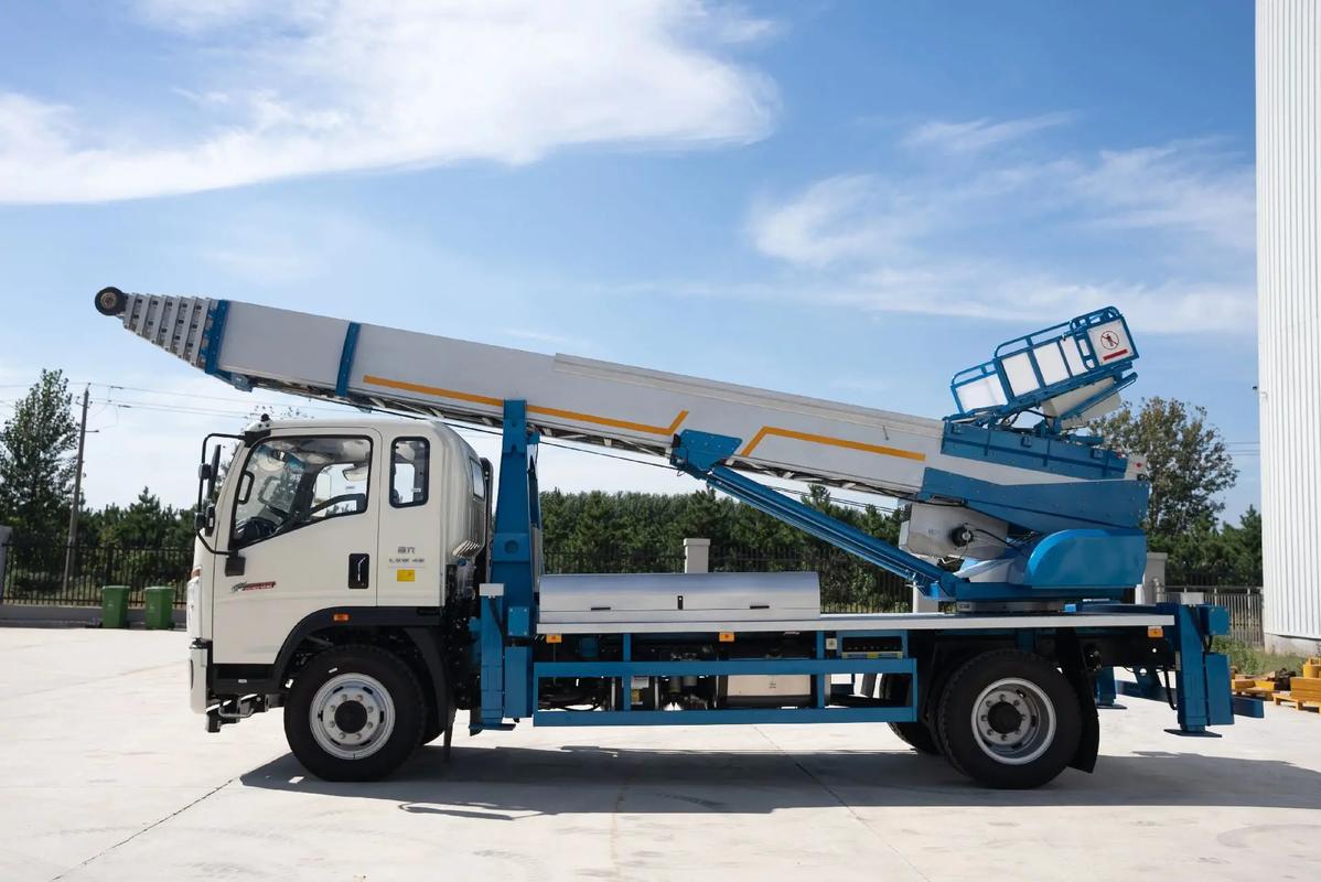 沉湖管委会云梯上料车租赁费用