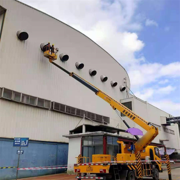 沉湖管委会高空作业车出租服务：专业广告牌安装解决方案