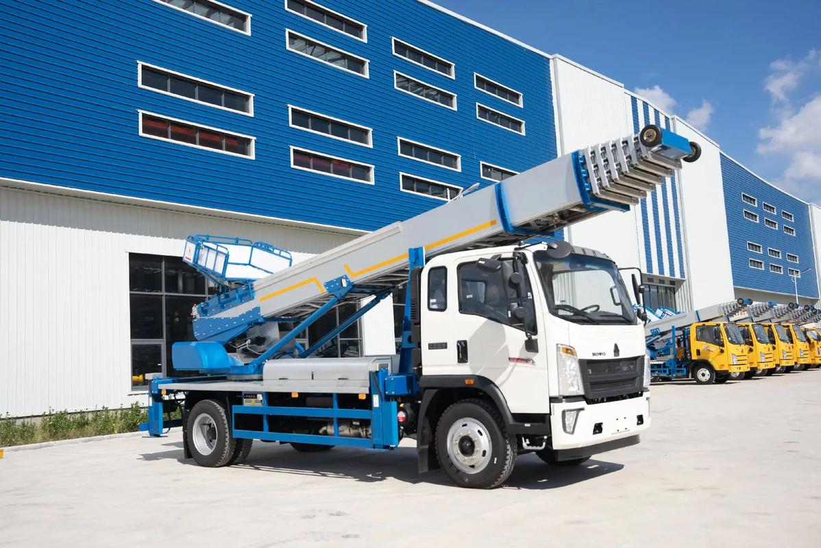 沉湖管委会出租云梯车高空作业车 建筑垃圾搬运